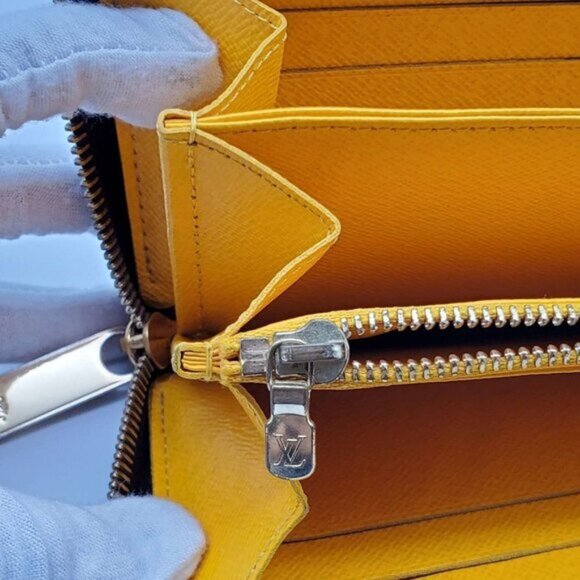 Louis Vuitton Zippy Monogram Wallet - Picture 13 of 15